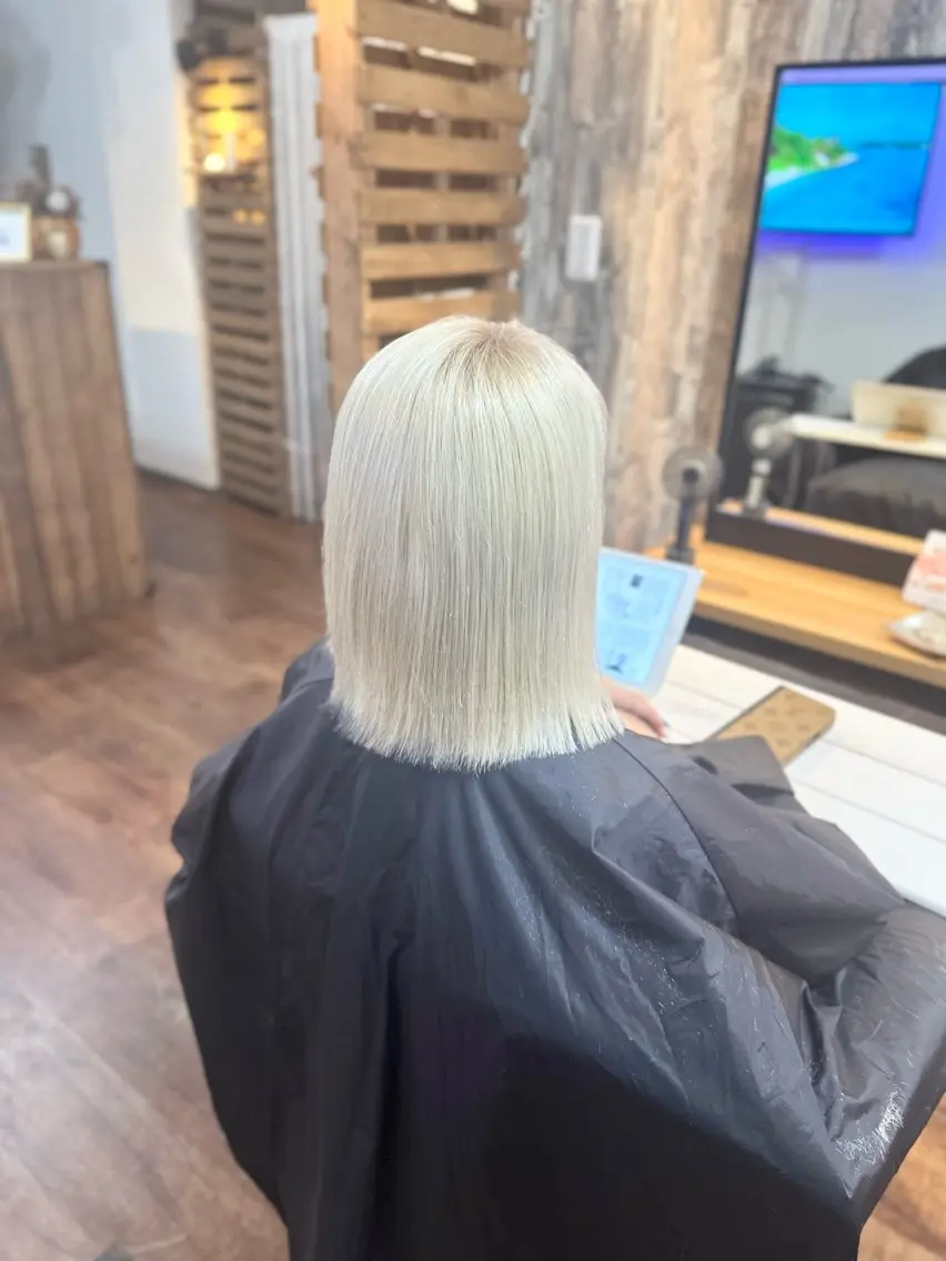 ミディアム カラー ブロンド カット ヘアカラー トリートメント Luzir⭐︎ GEN⭐︎のヘアスタイル