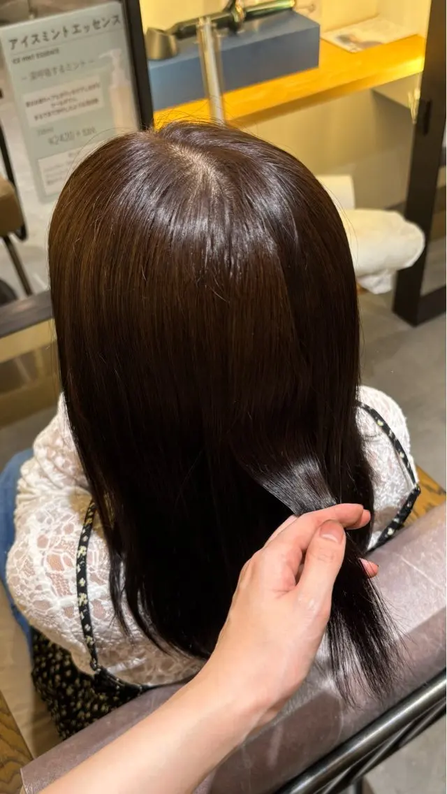 カラー 岩﨑 心那のヘアスタイル