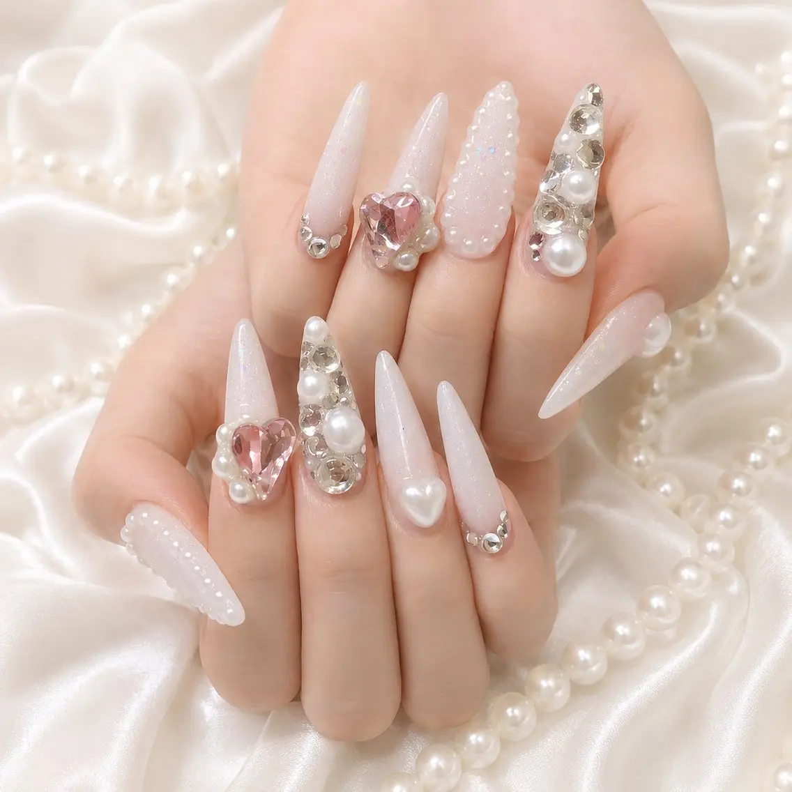 ネイル アートネイル オーロラネイル ボルドー チークネイル フレンチネイル ハンドネイル Sakura Nail Salonのネイルデザイン