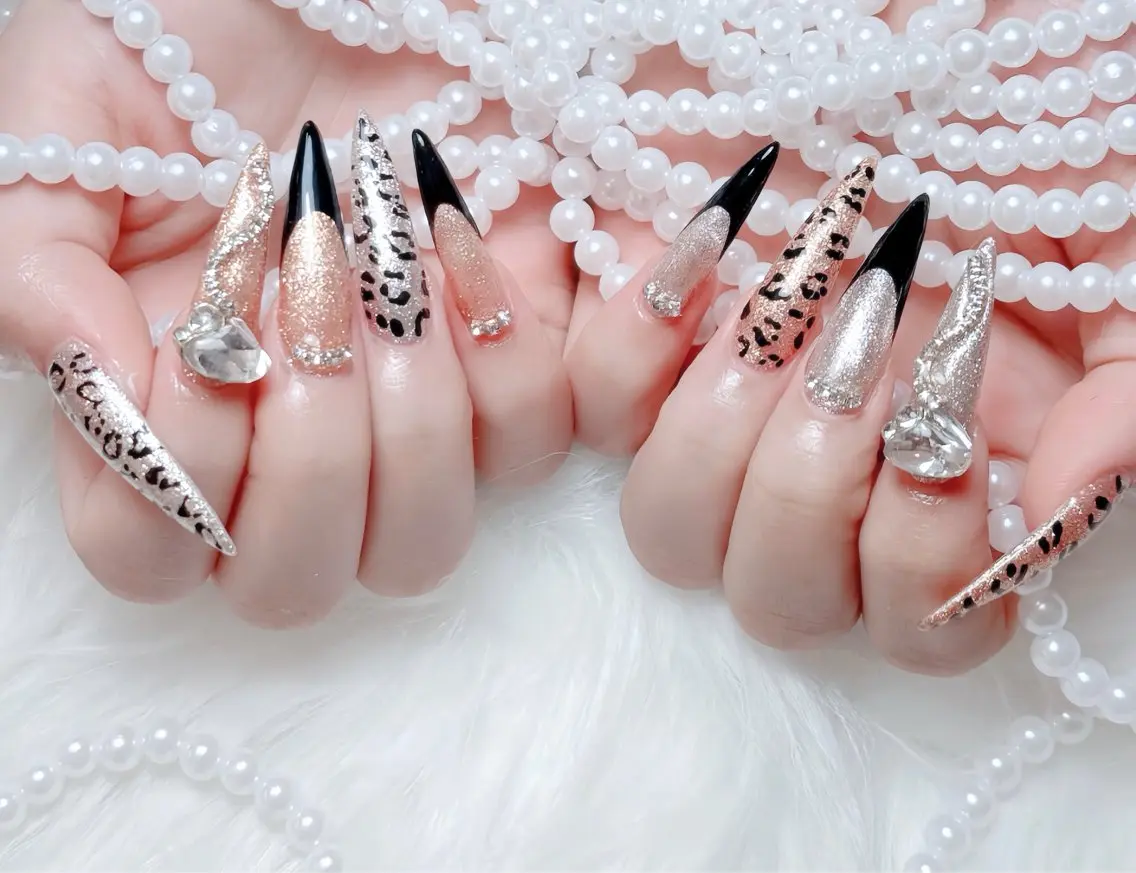 ネイル アニマル柄 べっ甲ネイル ブルー ボルドー ブラウン ハンドネイル Rin Nail 新大久保店のネイルデザイン