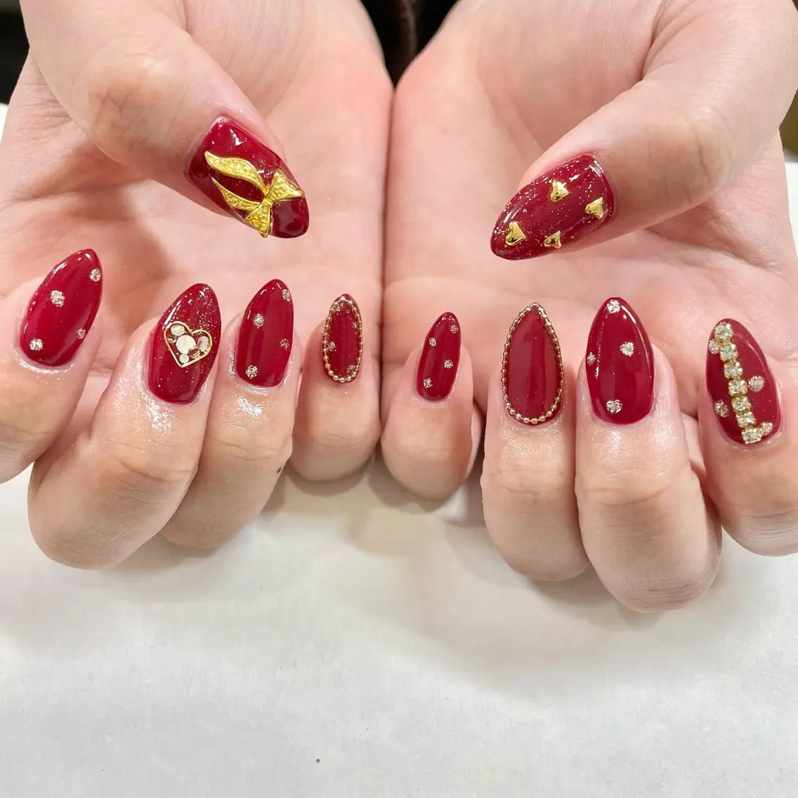 ネイル キラキラネイル 赤色 🎀AYAKO 🎀中韓ネイルのネイルデザイン