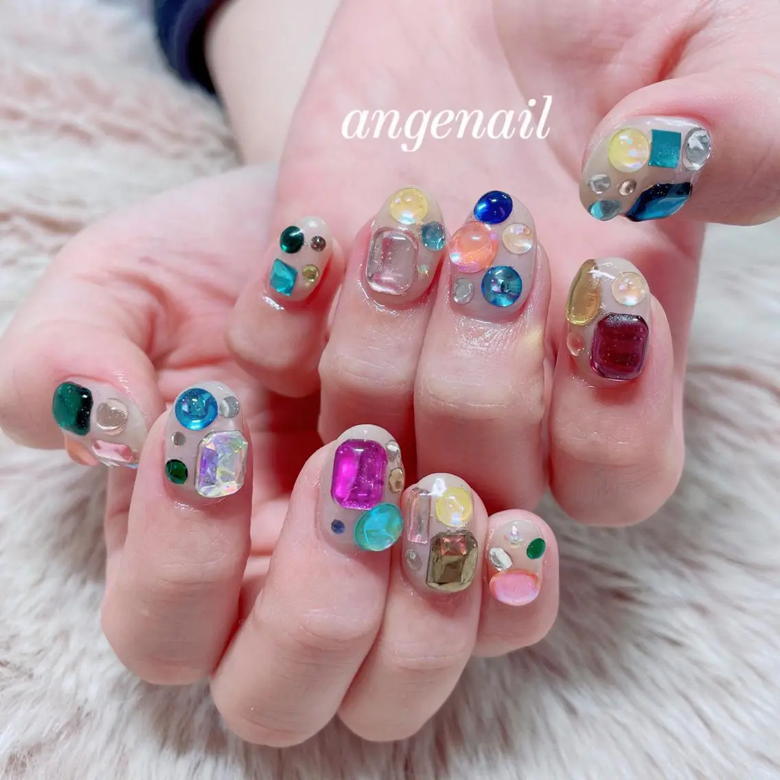 ネイル ハンドネイル オーナーネイリスト MAKIのネイルデザイン