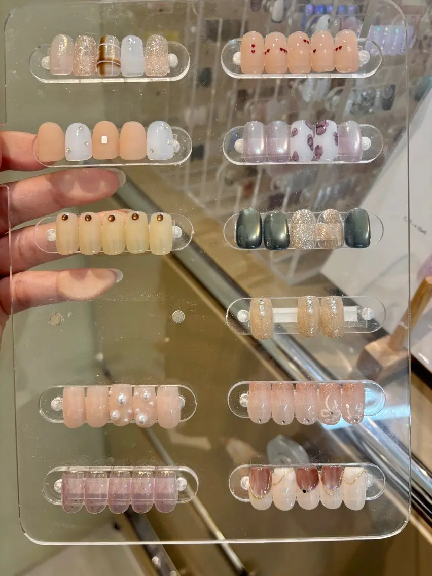 ネイル ニュアンスネイル シンプルネイル ハンドネイル Liora nail 🌙nanamiのネイルデザイン