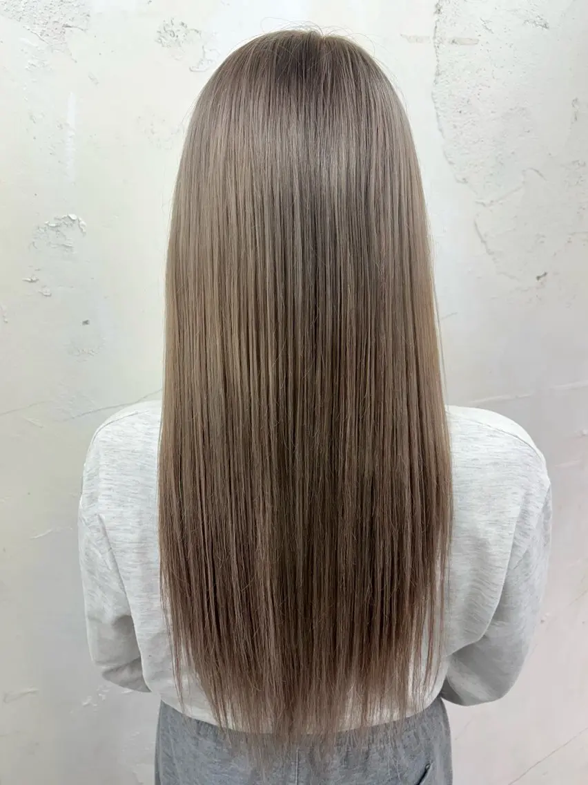 ロング カラー ブリーチ ハイトーンカラー エクステ ヘアカラー トリートメント ベルグロー アルファのヘアスタイル