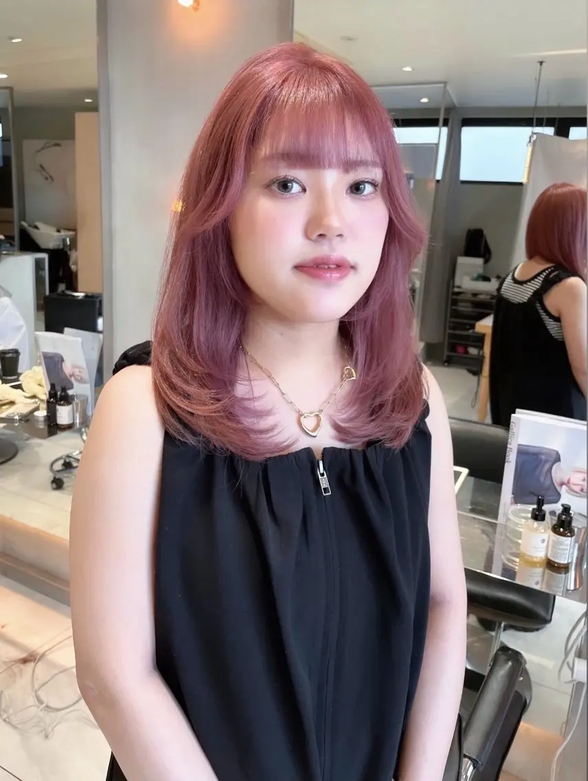 ミディアム カラー カット ヘアカラー ワンホン/韓国ヘア 🤍amiのヘアスタイル
