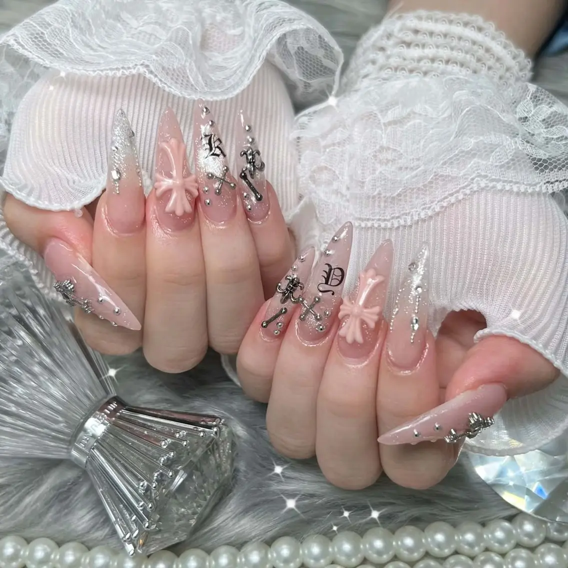 ネイル アートネイル ジェルネイル キラキラネイル 韓国ネイル ロングネイル ハンドネイル Nova Nailのネイルデザイン