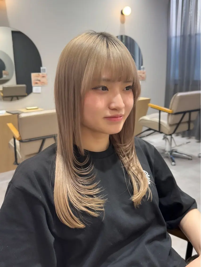 ロング カラー ヘアアレンジ ブリーチ ダブルカラー イヤリングカラー イルミナカラー ブリーチなしカラー 立川レイヤー 透明感カラーaoiのヘアスタイル
