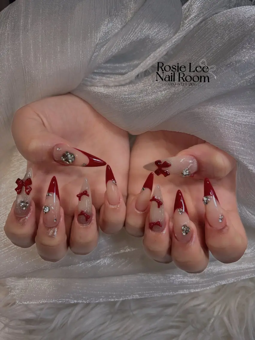 ネイル ハンドネイル ROSIE LEEのネイルデザイン