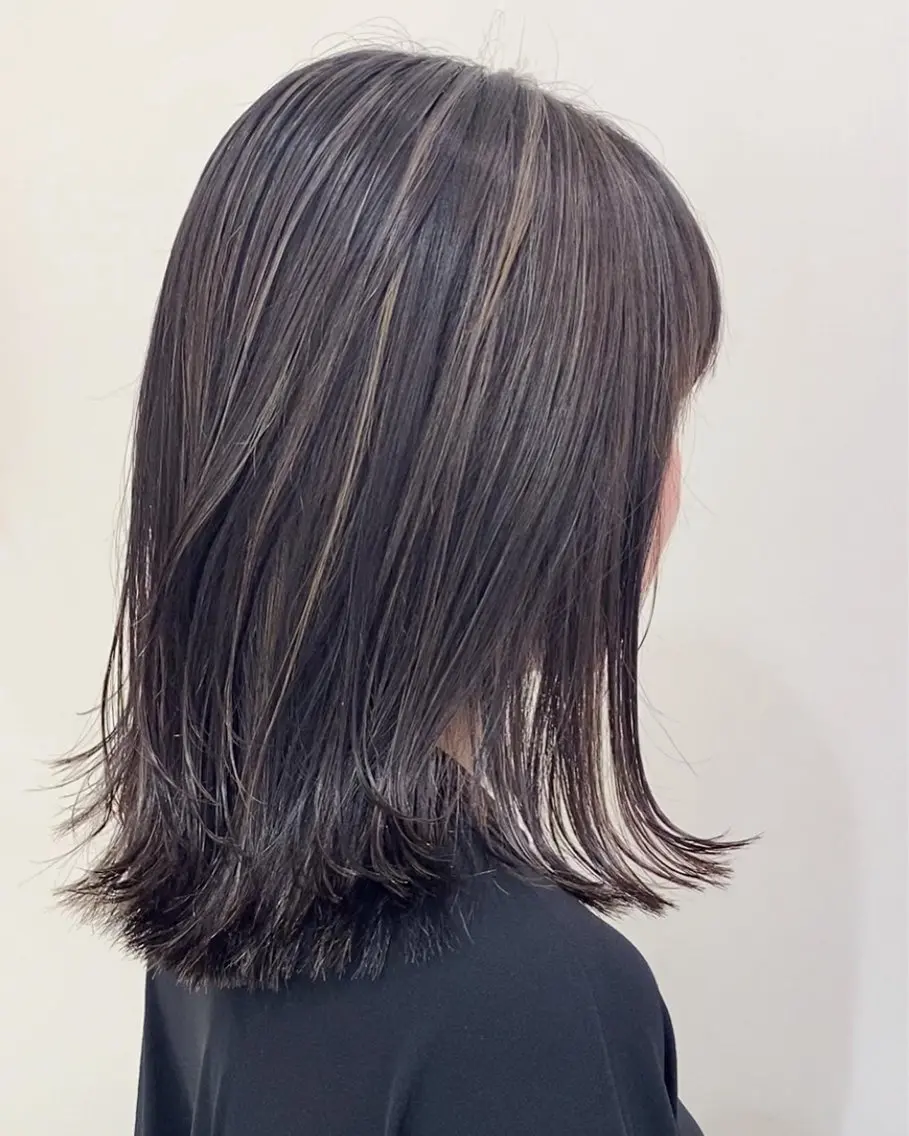 ミディアム カラー カット ヘアカラー トリートメント レイヤーカット/ ハイライト　千咲季のヘアスタイル