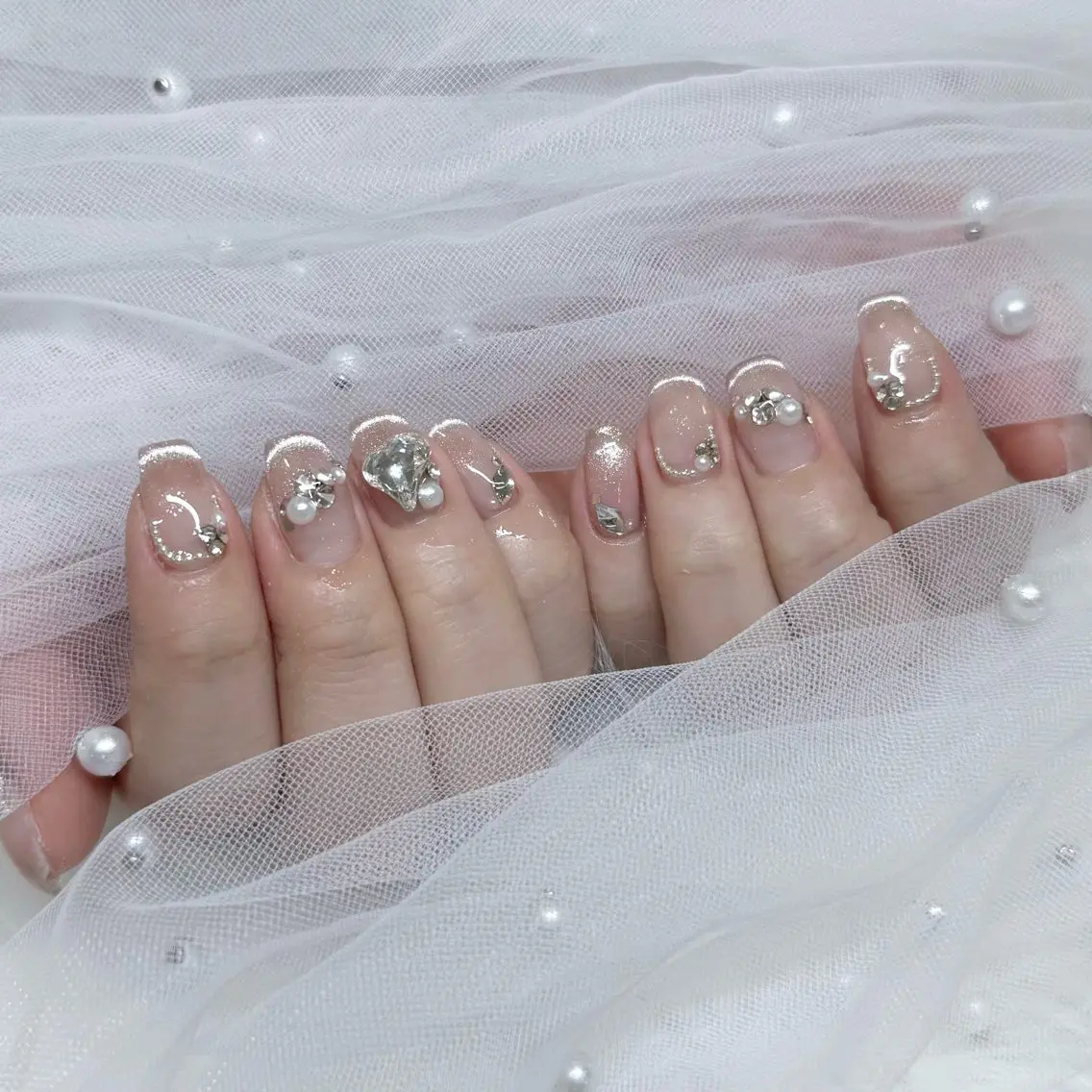 ネイル フレンチネイル マグネットネイル マグネットフレンチ moca心斎橋 shiori♡のネイルデザイン