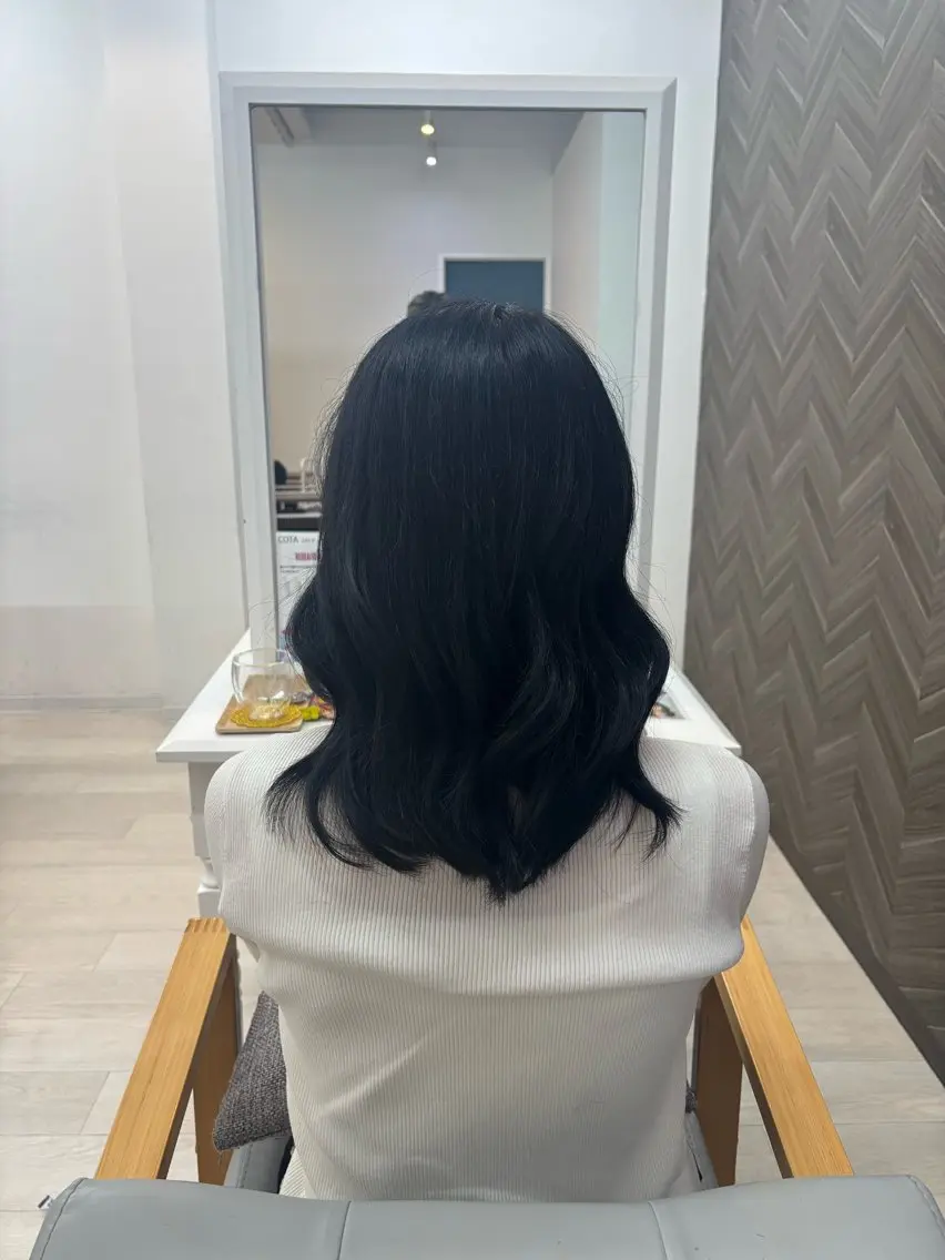 ミディアム ヘアカラー ワタセ ヒメカのヘアスタイル