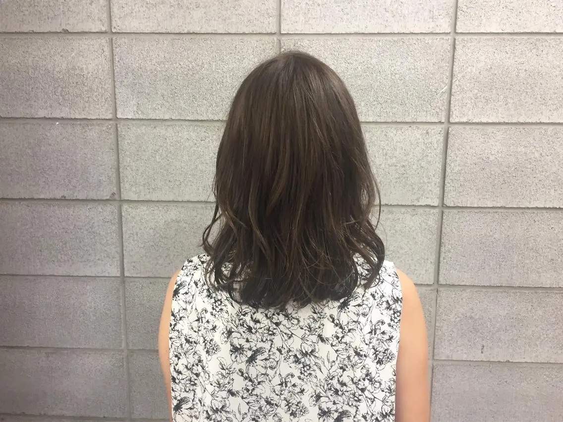セミロング カラー ITO YUKIのヘアスタイル