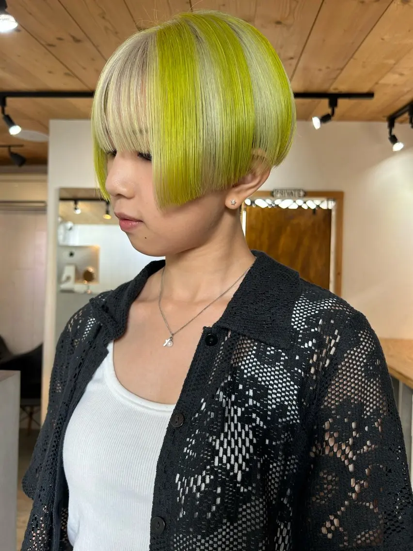 ショート カラー メンズ ブロンド ホワイトブロンド カット ヘアカラー トリートメント 🧸艶々韓国ヘア 🧁mizunaのヘアスタイル