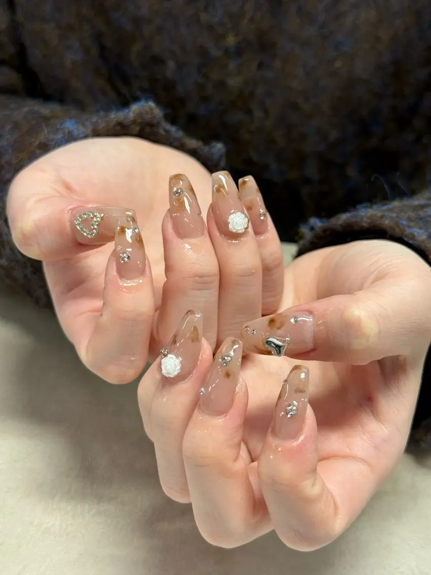 ネイル ブラウン ニュアンスネイル ハンドネイル WOLTOKYO渋谷 yunaのネイルデザイン
