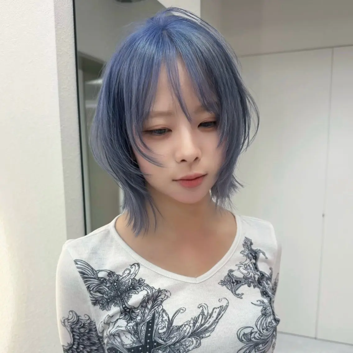 ショート カラー ブルーカラー 透明感カラー デザインカラー 顔まわりレイヤー レイヤーカット ヘアカラー トリートメント 🤍ハイトーン 🤍VIVIE🤍のヘアスタイル