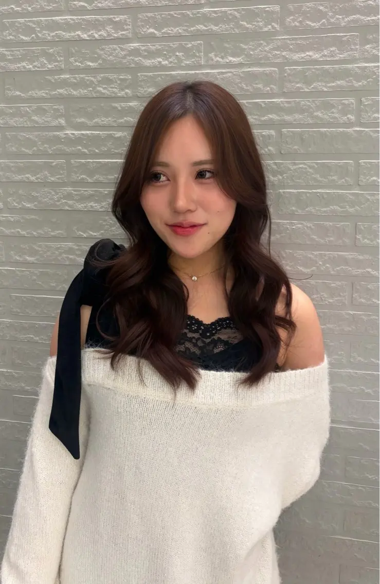 セミロング くびれヘア 韓国風ヘア レイヤーカット 竹井 麗愛のヘアスタイル