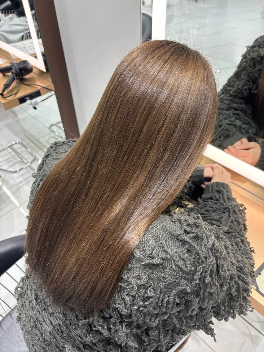 セミロング カラー ベージュカラー ヘアカラー ねね🦖 /ブリーチカラーのヘアスタイル