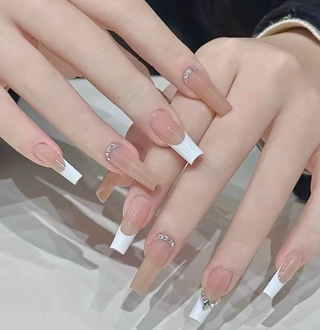 ネイル チークネイル 長さ出し フレンチネイル ガーリー 韓国ネイル sun nail池袋 モデル募集のネイルデザイン