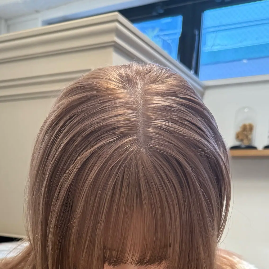 セミロング カラー ミルクティー× グレージュMOMOのヘアスタイル