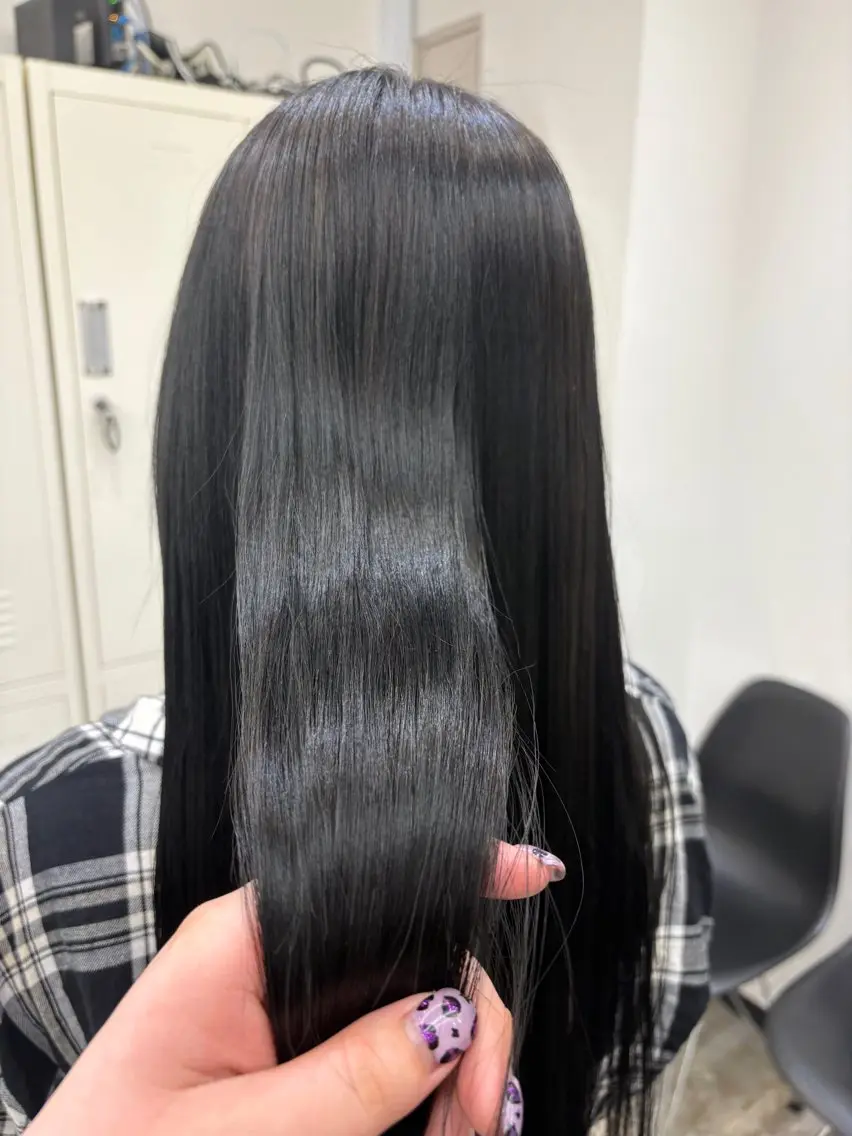 【就活や実習前に✨️】ブリーチで落とせる黒染め➕色持ち🆙トリートメント(ホームケア付き)の写真