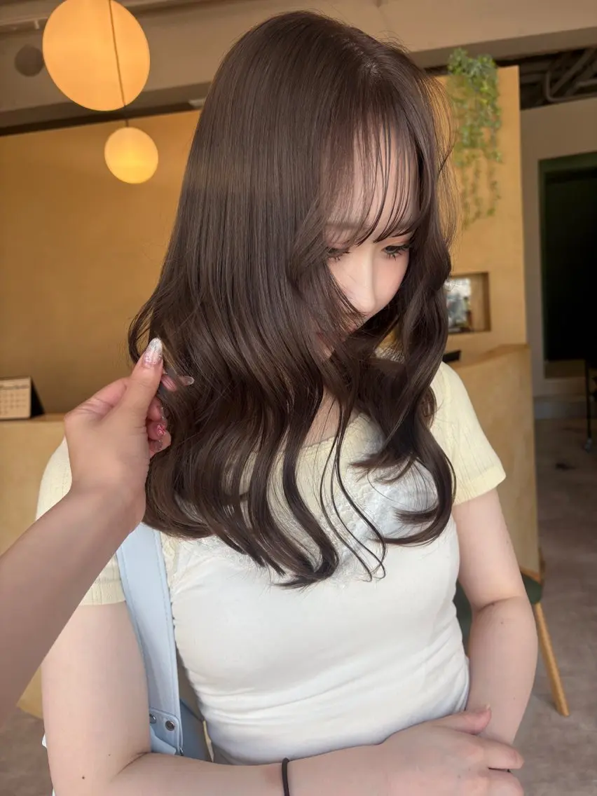 セミロング LORE横川店【ブリ ーチ×レイヤー】🎀のヘアスタイル