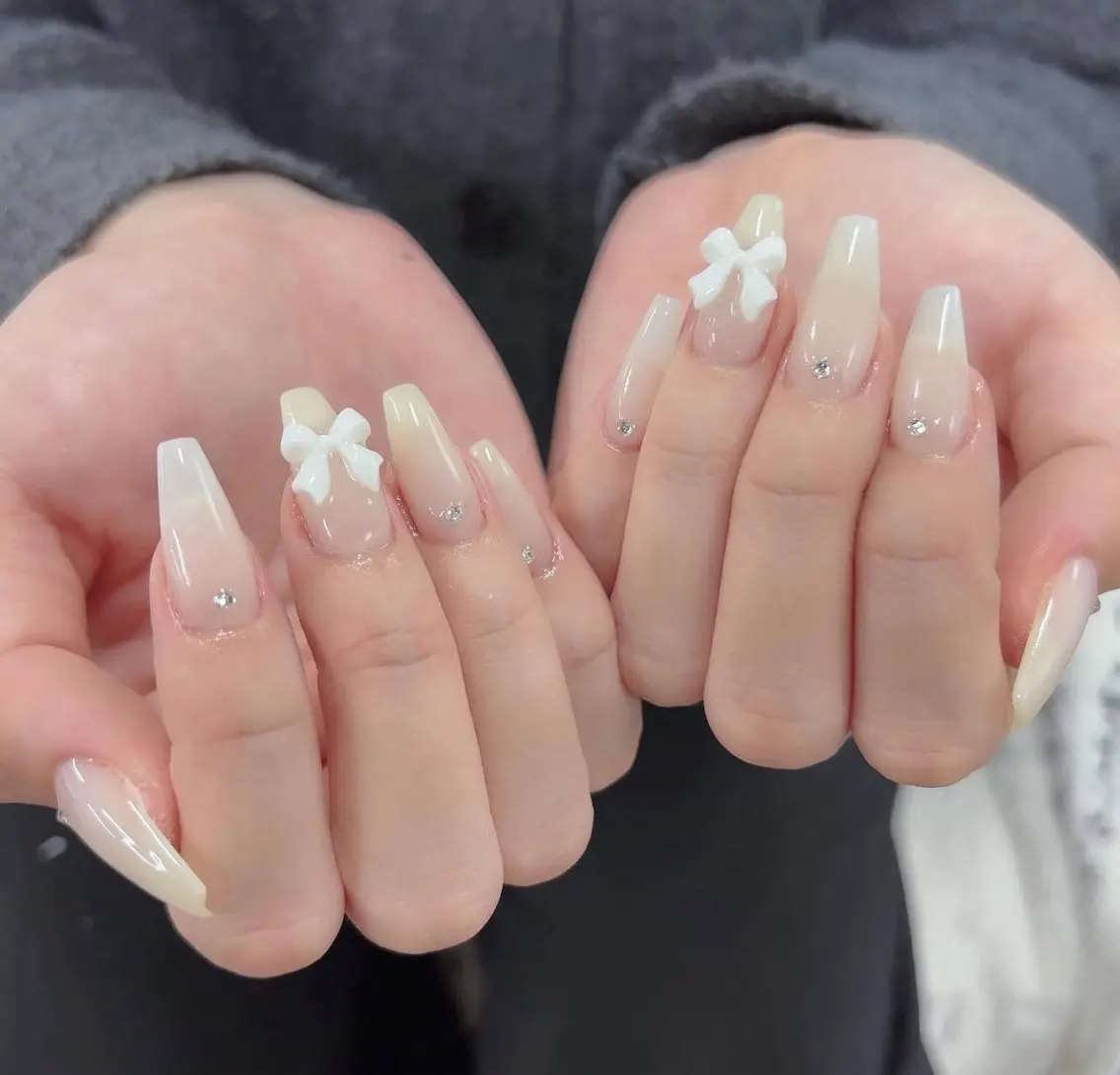 ネイル オーロラネイル クリアネイル フラッシュネイル ジェルネイル グラデーション ハンドネイル ZUZU AMEE NAILのネイルデザイン