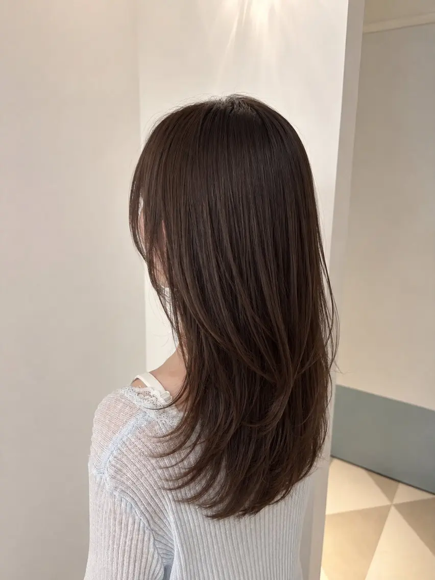 ロング カラー 透明感カラー グレージュ レイヤーカット ロング カット ヘッドスパ ヒナ/酸性ストレート ・艶カラー🌿のヘアスタイル