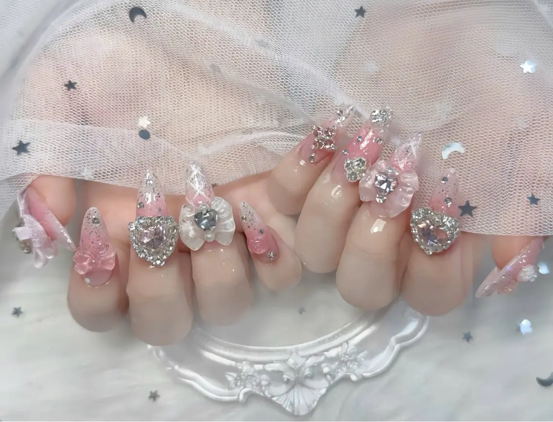 ネイル チークネイル 長さ出し フレンチネイル ジェルネイル グラデーション ハンドネイル THANHTHANH NAILのネイルデザイン
