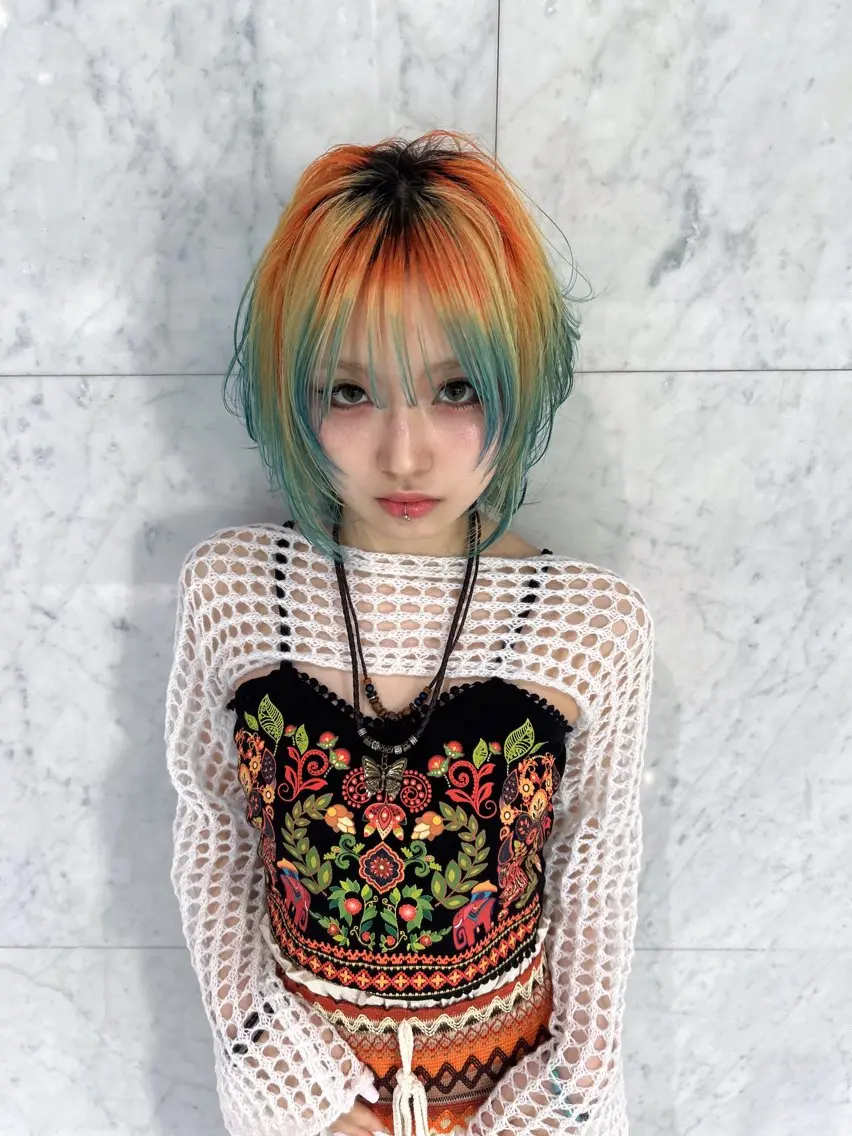 《ご新規様限定》【炭酸パック🫧＆ヘッドマッサージ💆‍♀️＆トリートメント付き】ブリーチありデザインカラーの写真