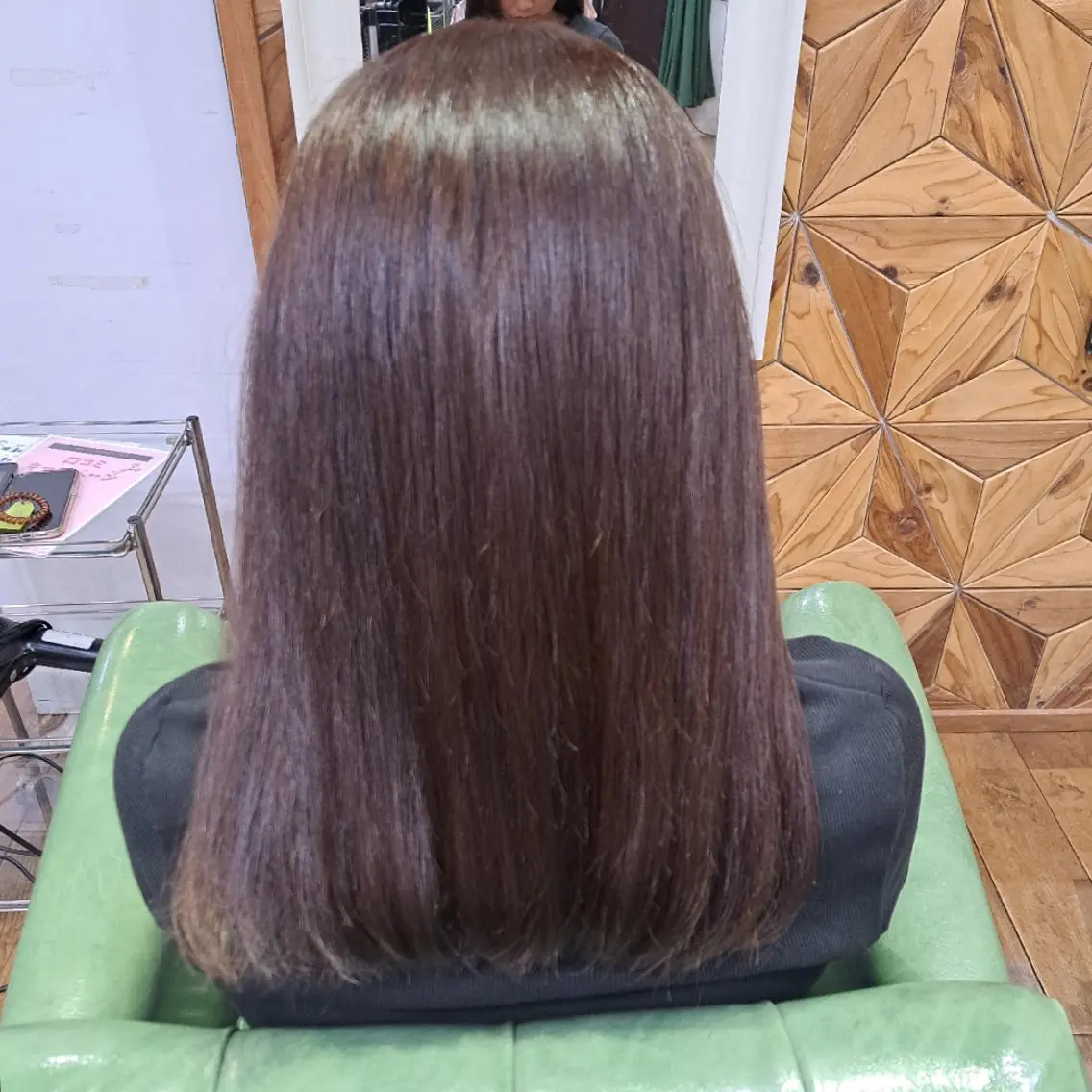 セミロング ヘアカラー クボ タのヘアスタイル