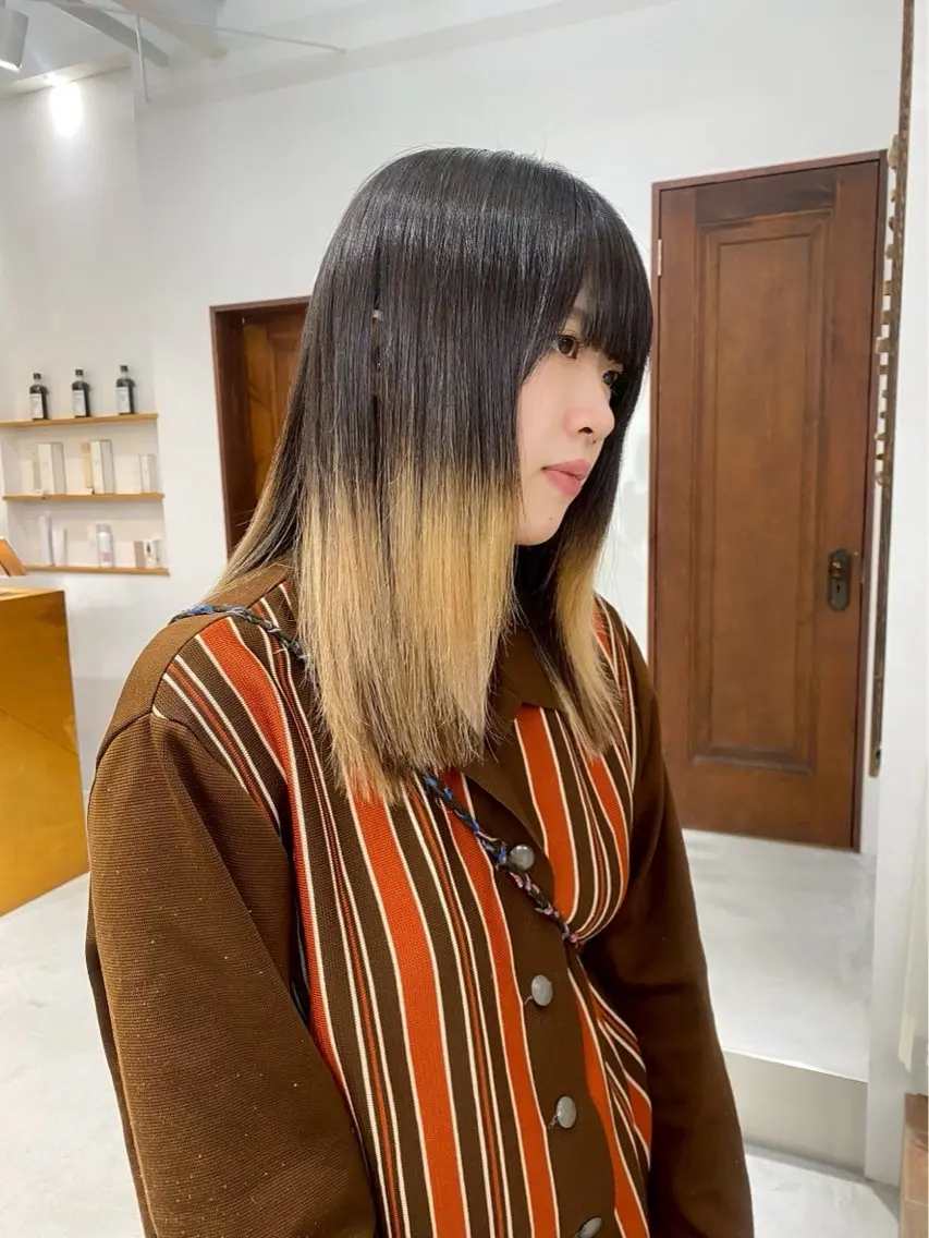 ミディアム ヘアカラー トリートメント ブリーチ／ハイトーン ヒナミ名古屋／御器所のヘアスタイル
