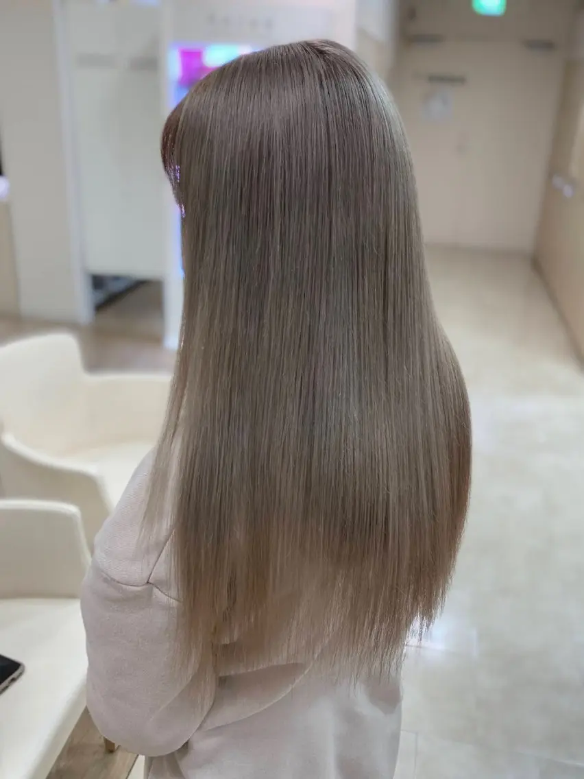 セミロング カラー バレイヤージュ ベージュカラー ブリーチ ブロンド ケアブリーチ カット ヘアカラー トリートメント お悩み解決美容師🦚 片山/銀座/有楽町のヘアスタイル