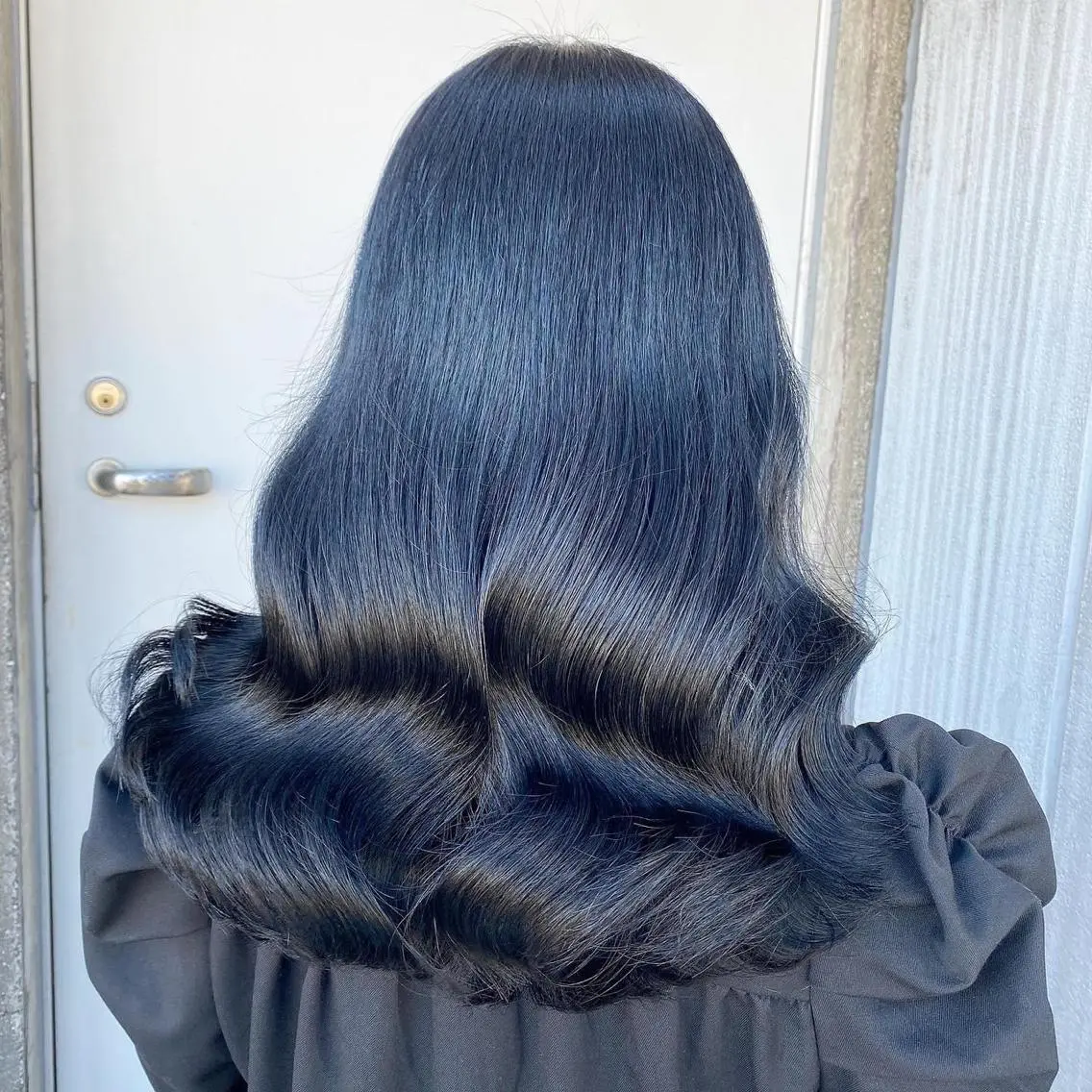 セミロング カラー ベージュカラー 黒髪 ブリーチ ブルーカラー ブルーブラック 🤎MISAKI 艶髪カラー🤎のヘアスタイル