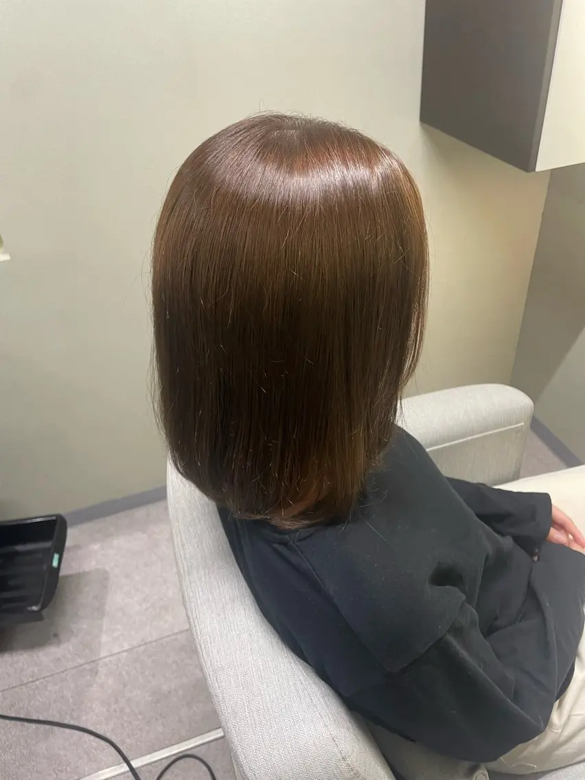 ミディアム カラー ベージュカラー 透明感カラー オリーブベージュ 板垣 咲希のヘアスタイル