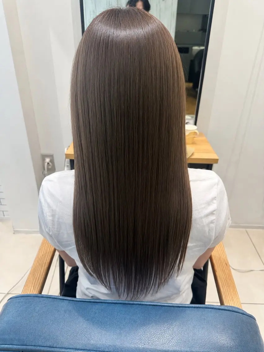 ロング カット 縮毛矯正 🎗️染澤尋統 【明石の艶髪神様】のヘアスタイル