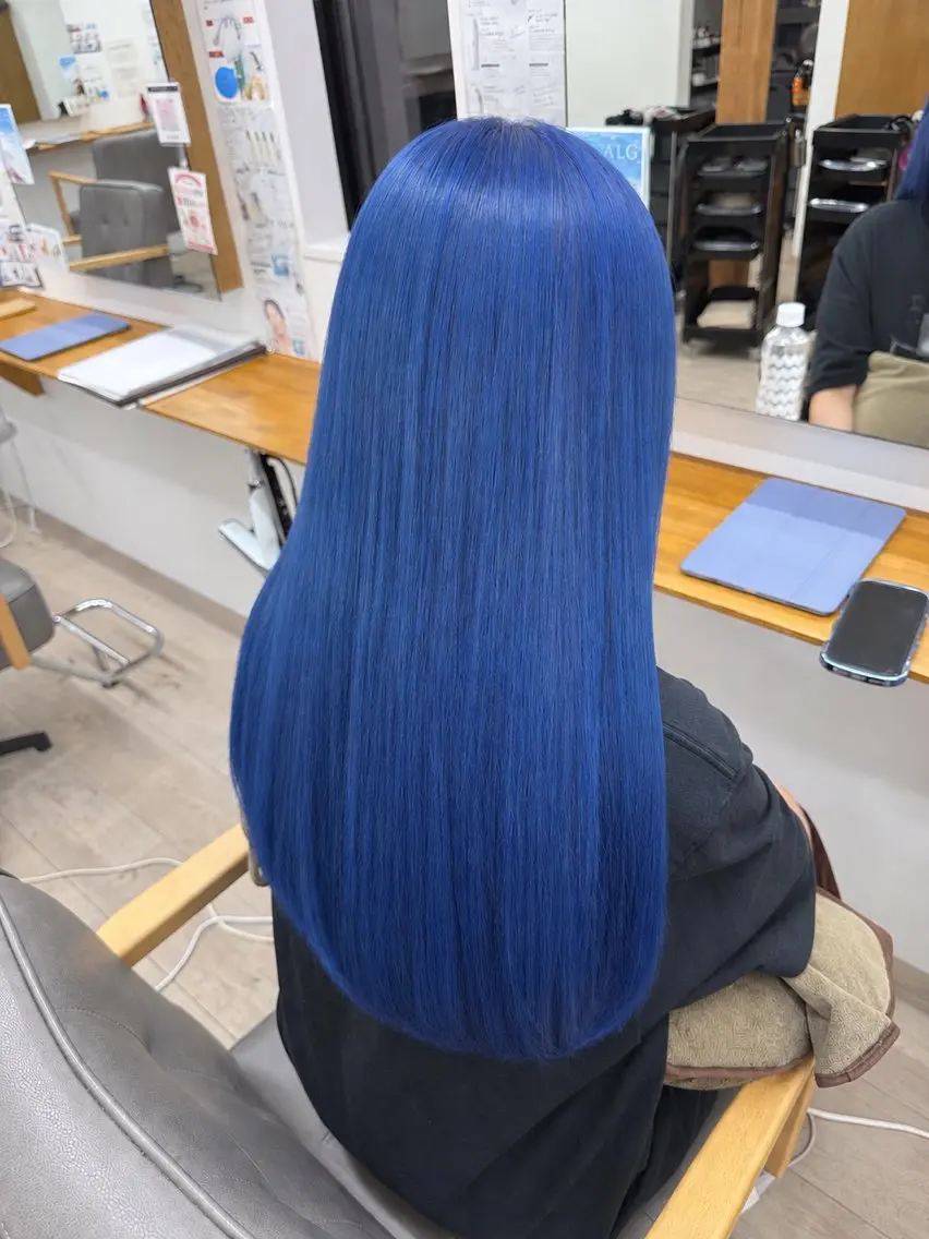 ロング ヘアカラー トリートメント ちほ/顔周りレイヤー /ベージュカラーのヘアスタイル