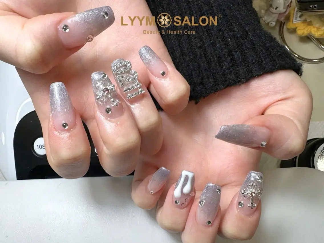 ネイル グラデーション 韓国ネイル シルバー ハンドネイル LYYM Salonのネイルデザイン