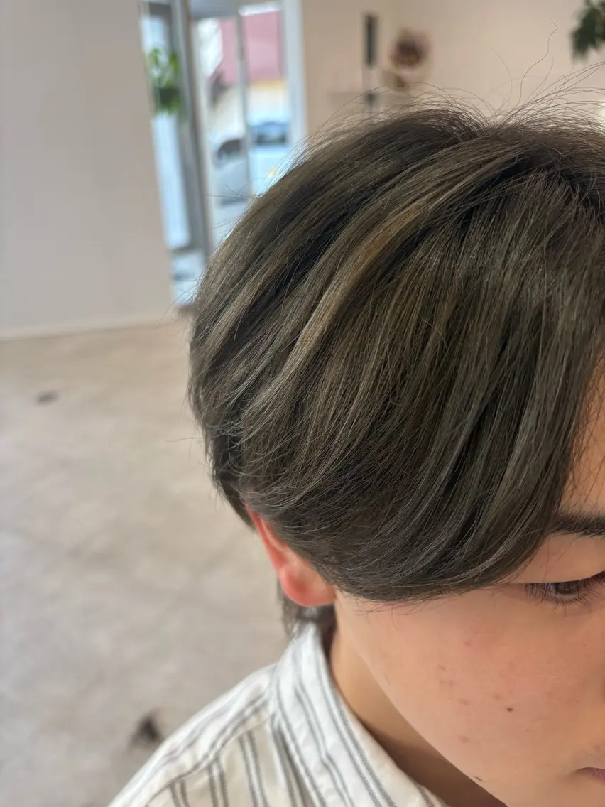 カラー メンズ moi Blanc/ Aoyagiのヘアスタイル