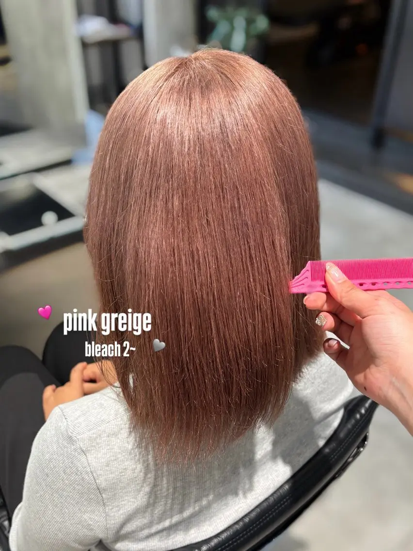 ミディアム カラー グレージュ ピンクカラー ヘアカラー トリートメント ゆな🎀ハイトーン /レイヤーのヘアスタイル