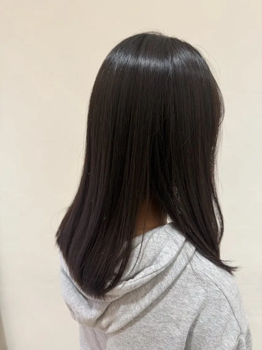 セミロング 縮毛矯正 武山 彩華のヘアスタイル