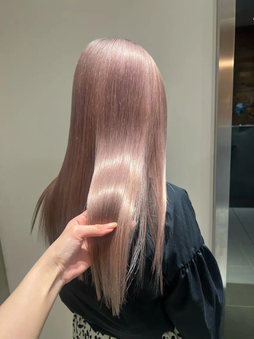 カラー hiyori /ハイトーンカラーのヘアスタイル