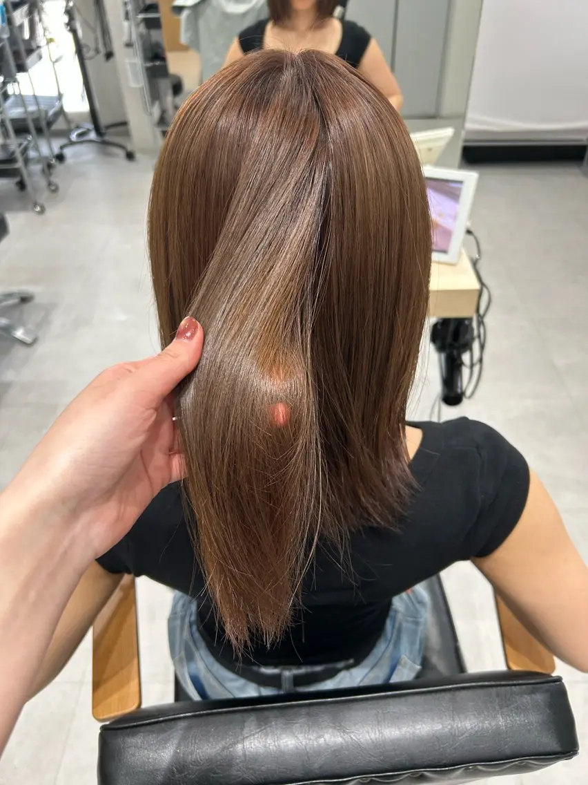セミロング ヘアカラー み さ☘️ ／ SOYON 栄のヘアスタイル
