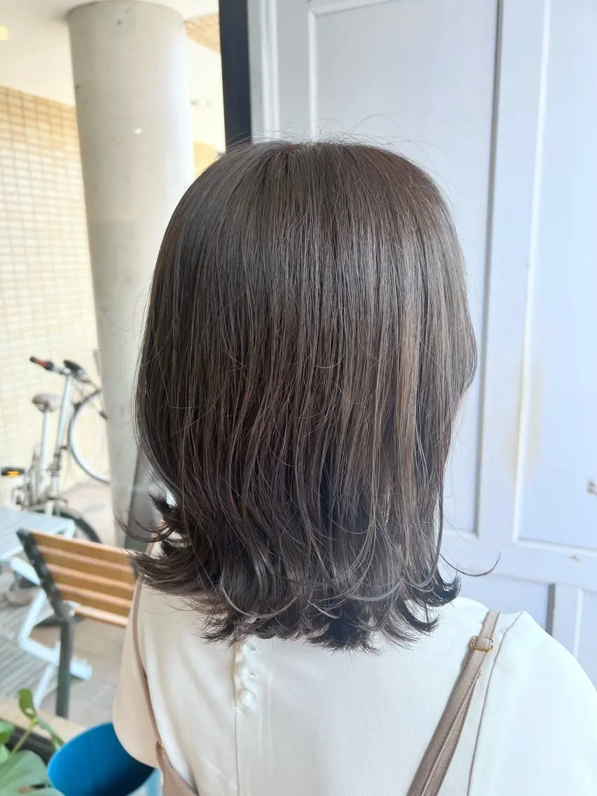 セミロング カラー グレージュ ヘアカラー トリートメント ツキダテ ユイのヘアスタイル