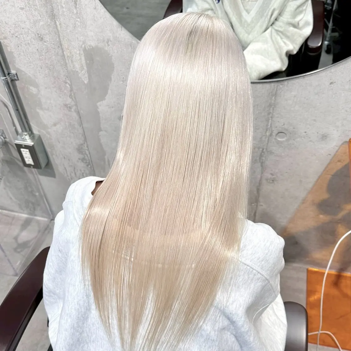 【ハイトーンのリタッチの方おすすめ❕】根本ハイブリーチ(ケア込)+艶カラー+トリートメント💎✨の写真
