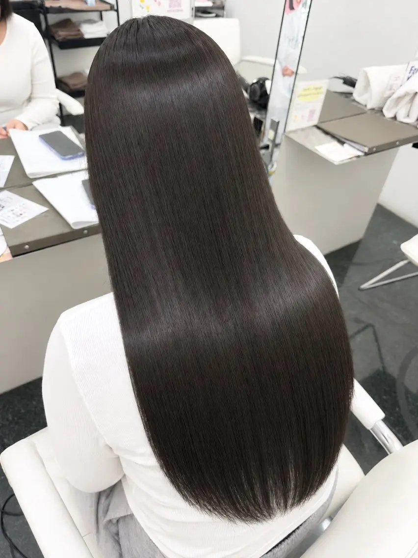 ロング カラー ヘアカラー 透明感カラー💎 岩崎美優のヘアスタイル