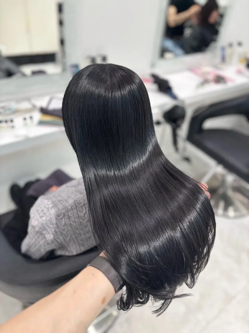 ロング カラー ヘアカラー トリートメント ヘッドスパ ヘアセット 流行りの透明感カラー ×縮毛矯正🤍ユウのヘアスタイル