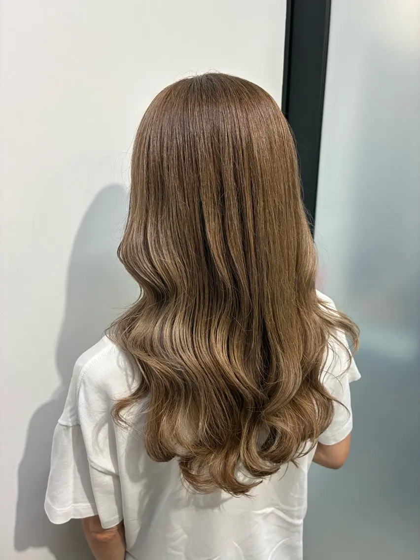 ロング カラー バレイヤージュ レイヤーカット カット ヘアカラー 池袋 半個室 大人女性ヘアのヘアスタイル