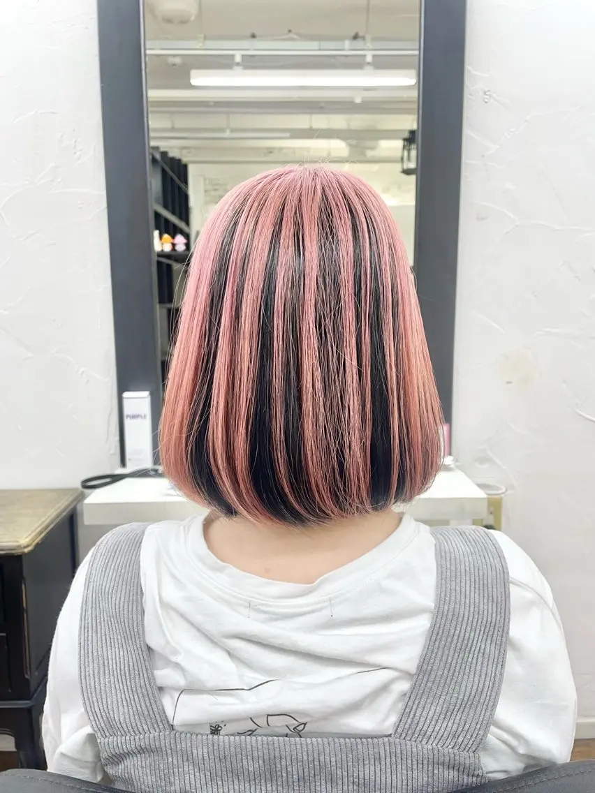 ミディアム カラー ブリーチ ピンクカラー 青木 優歩のヘアスタイル