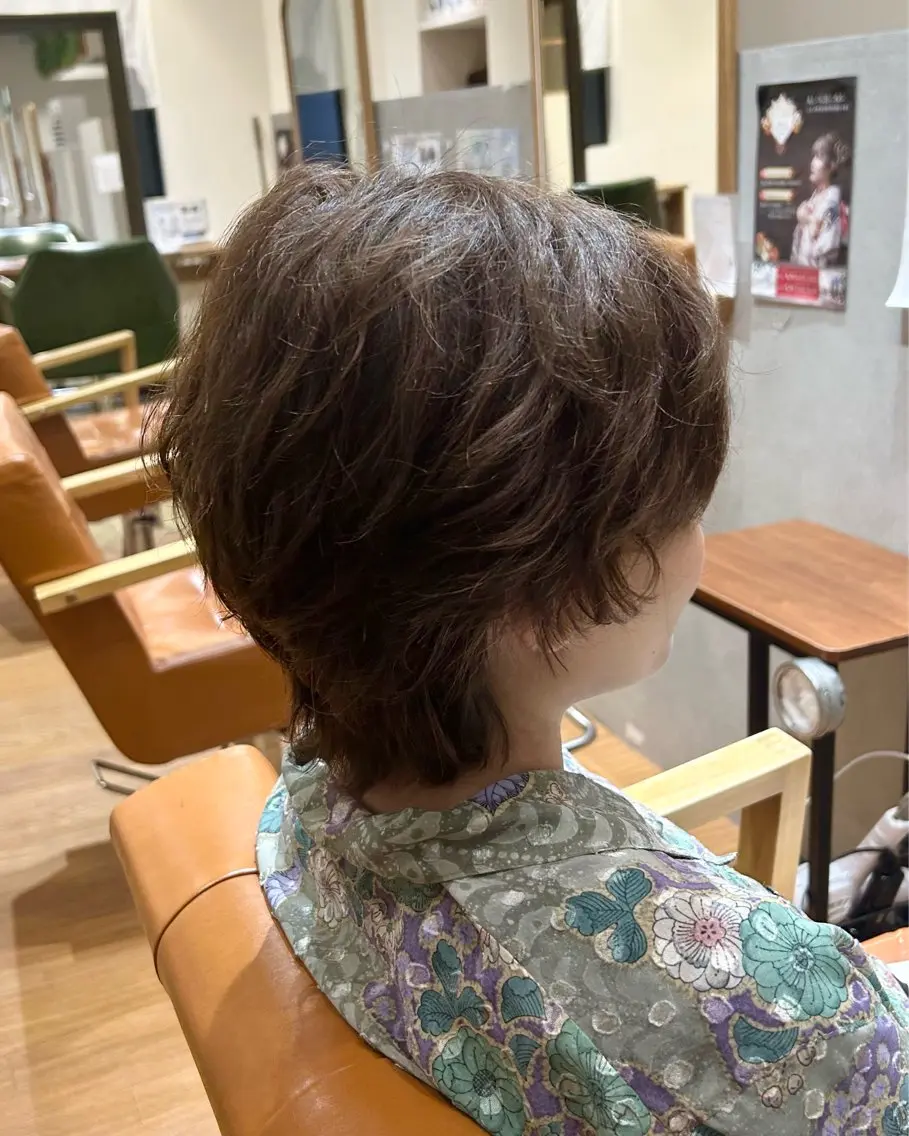 ミディアム ミディアムパーマ ウルフカット カット ヘアカラー 櫻井 優希のヘアスタイル