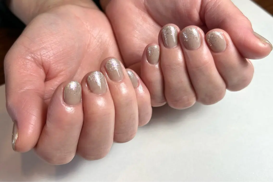 ネイル アートネイル グラデーション ラメ(グリッター) ラメグラデーション ハンドネイル le_rire _nailのネイルデザイン